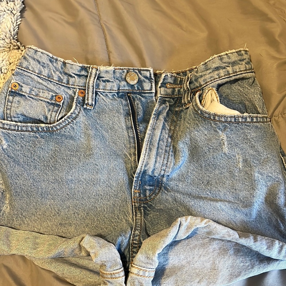 Zara mom jean light wash shorts